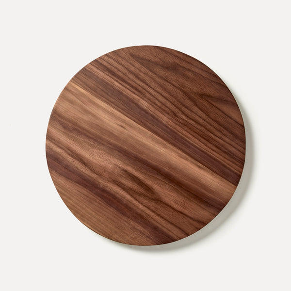 Round walnut wood chopping board