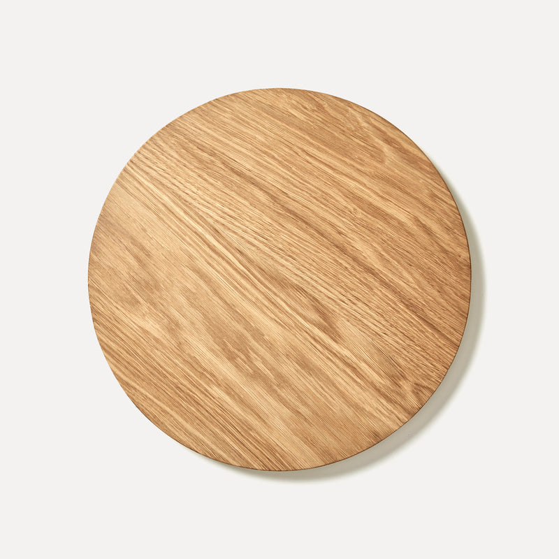 Round oak wood chopping board